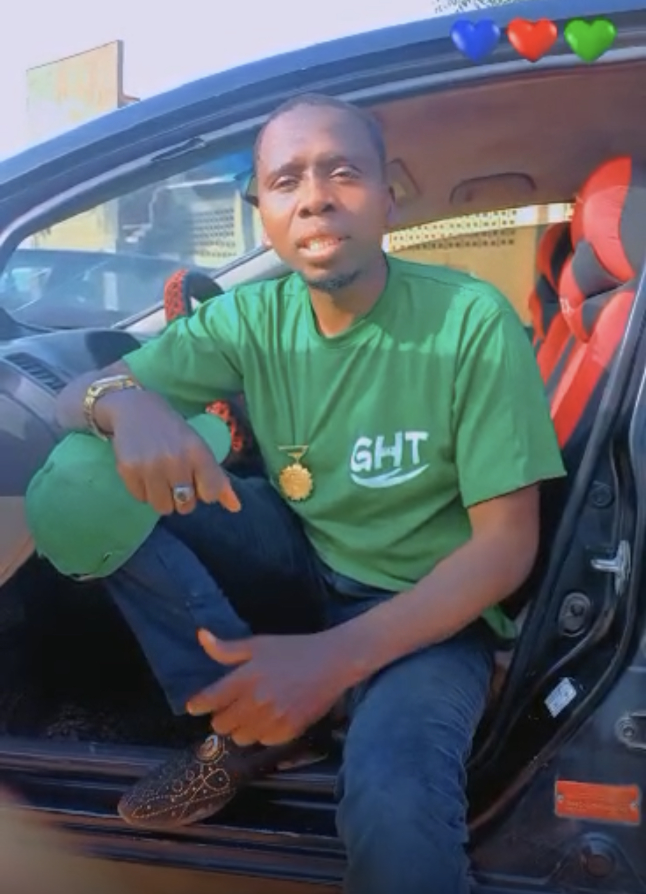 237 ABUKORUE CAR AWARD 2.jpg